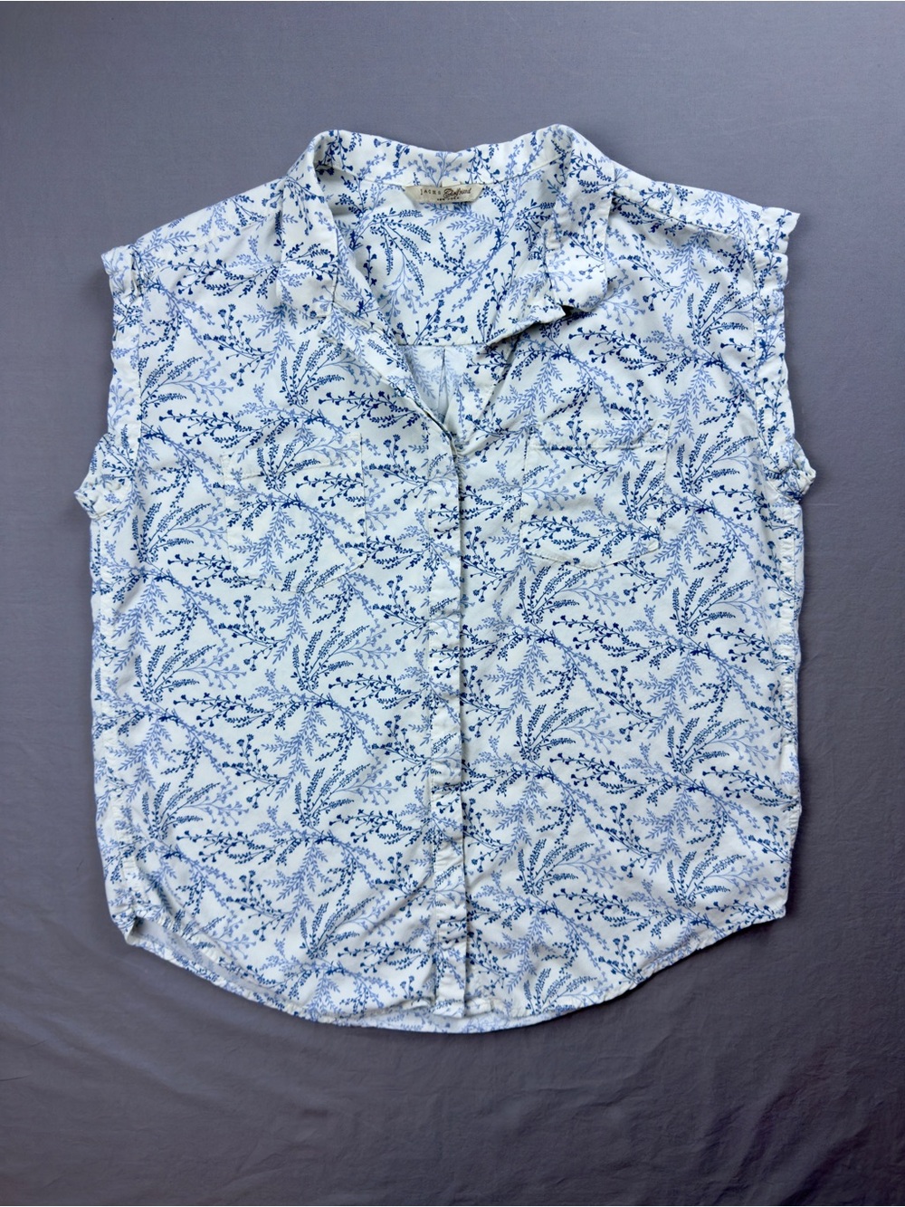 JACHS Girlfriend White Button-Down Sleeveless Top with Blue Floral Print